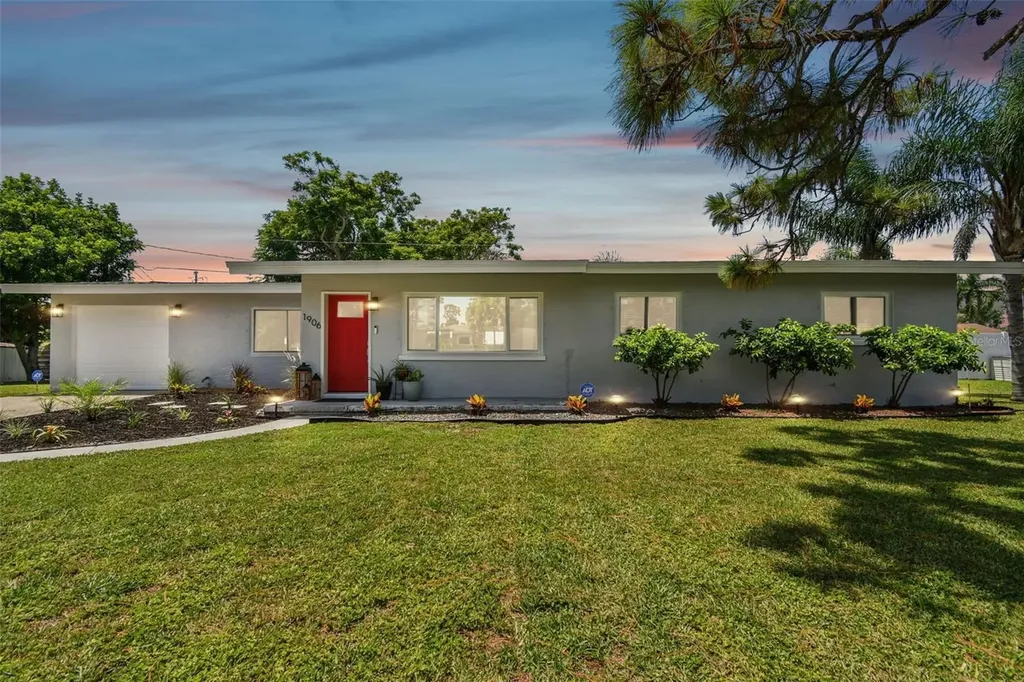 1906 47th Street Court W Bradenton FL 34209