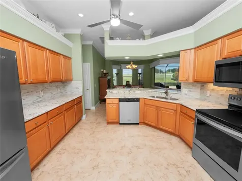 6814 Huntington Hills Boulevard Lakeland FL 33810