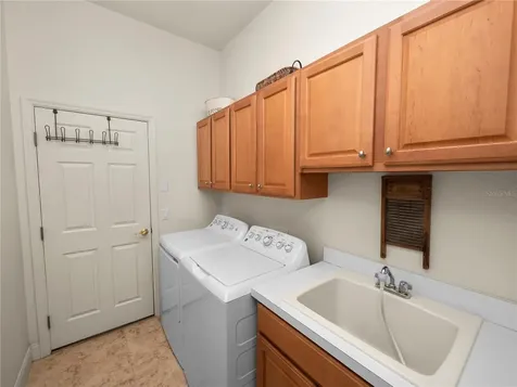 6814 Huntington Hills Boulevard Lakeland FL 33810