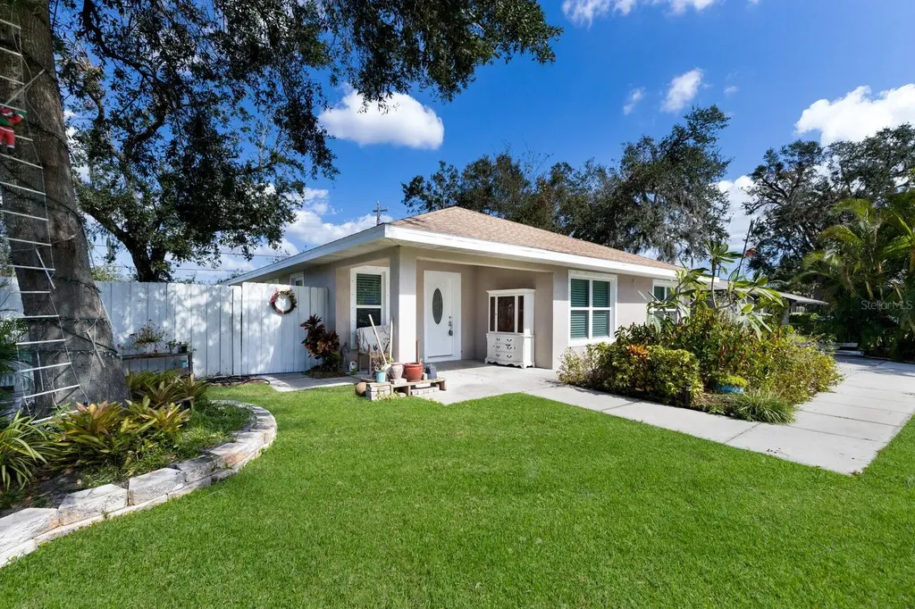 1116 26th Street Court E Palmetto FL 34221