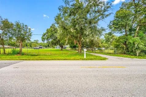 13136 Thonotosassa Road Dover FL 33527