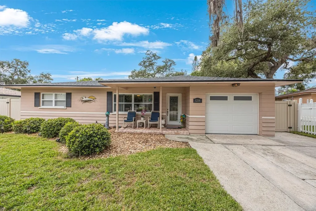 5288 99th Way N St Petersburg FL 33708