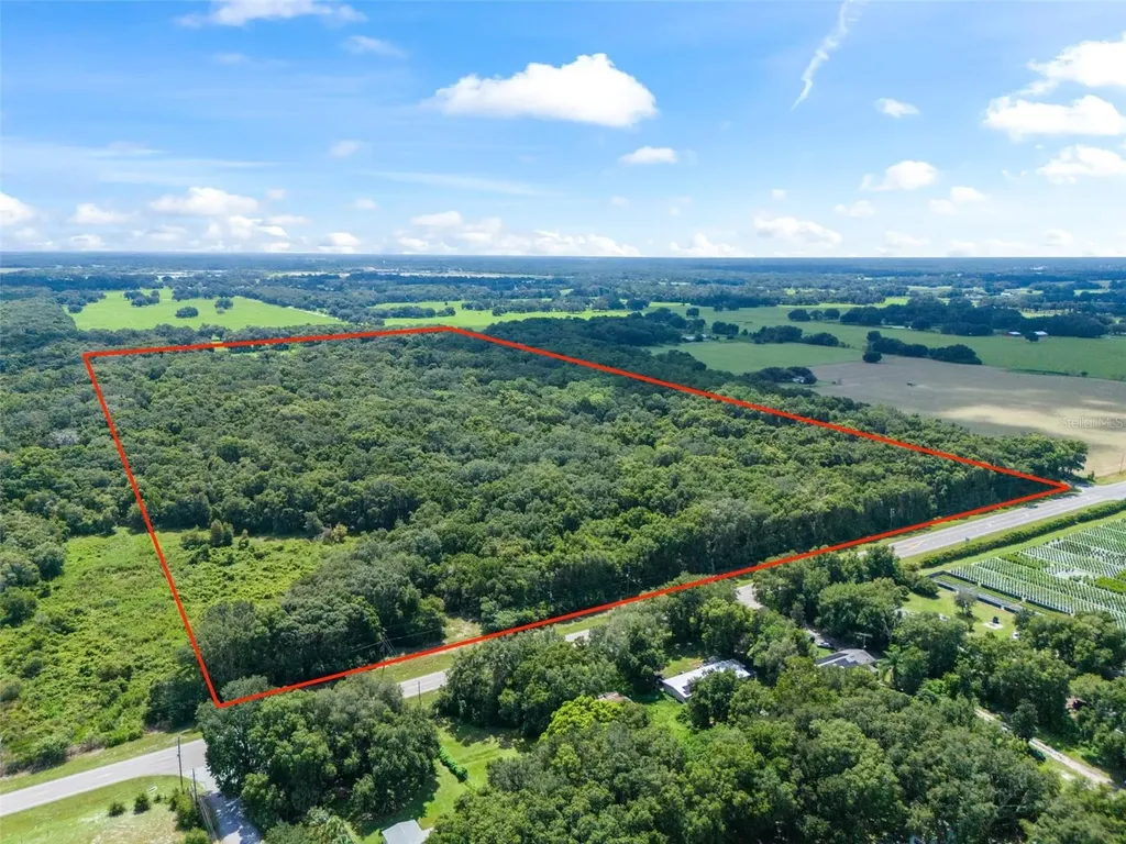 3448 Cr 567 Center Hill FL 33514