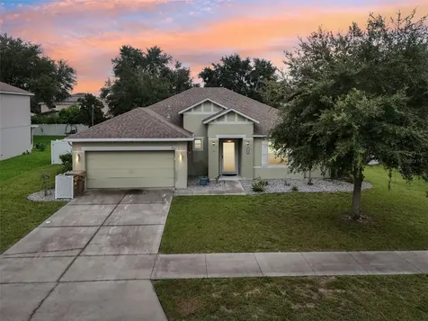 7637 Park Hill Avenue Leesburg FL 34748