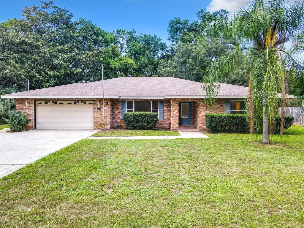 17 Poinsettia Drive Deland FL 32724