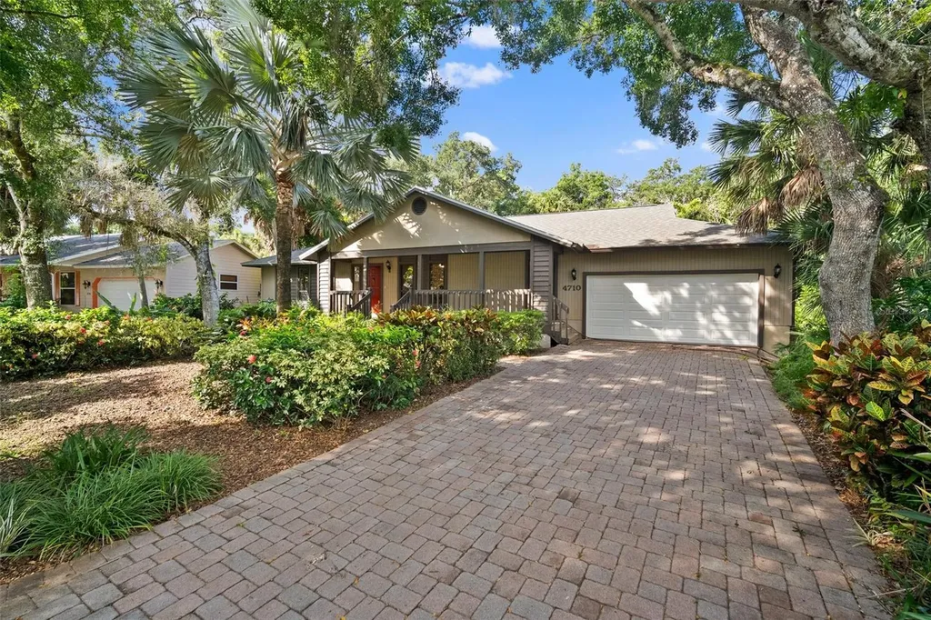 4710 Maid Marian Lane Sarasota FL 34232