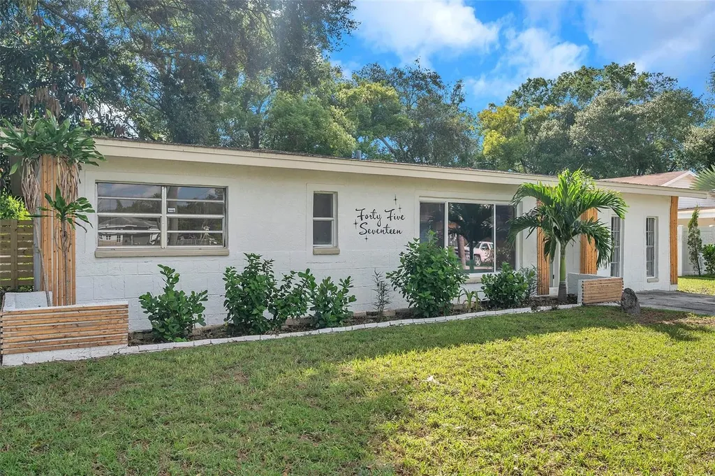 4517 Dolphin Drive Tampa FL 33617