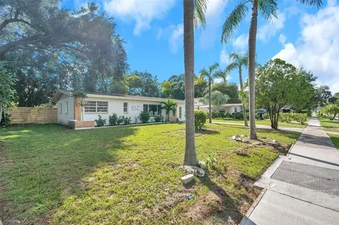 4517 Dolphin Drive Tampa FL 33617