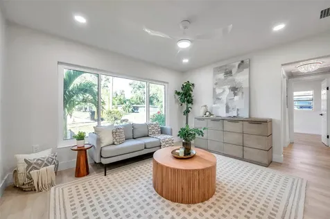 4517 Dolphin Drive Tampa FL 33617