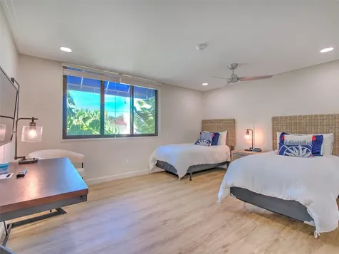 739 Bayport Way Longboat Key FL 34228