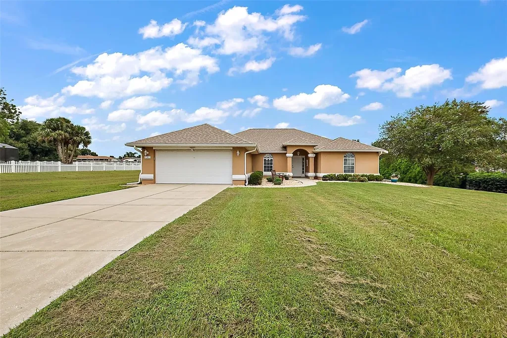 5241 Green Briar Drive Lady Lake FL 32159