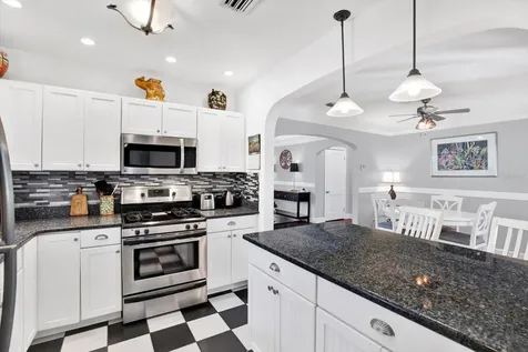7326 2nd Avenue N St Petersburg FL 33710
