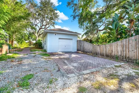 7326 2nd Avenue N St Petersburg FL 33710