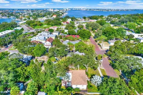 7326 2nd Avenue N St Petersburg FL 33710