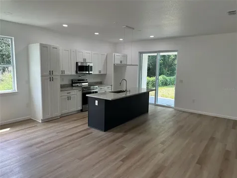 532 E 11th Street Apopka FL 32703