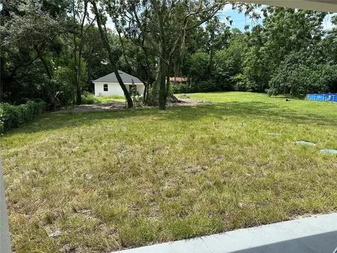 532 E 11th Street Apopka FL 32703