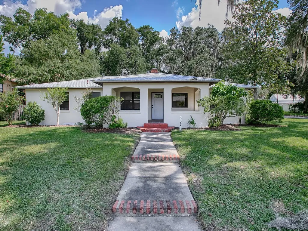 307 Oxford Street Wildwood FL 34785