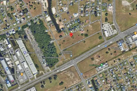 566 NE 4th Terrace Cape Coral FL 33909