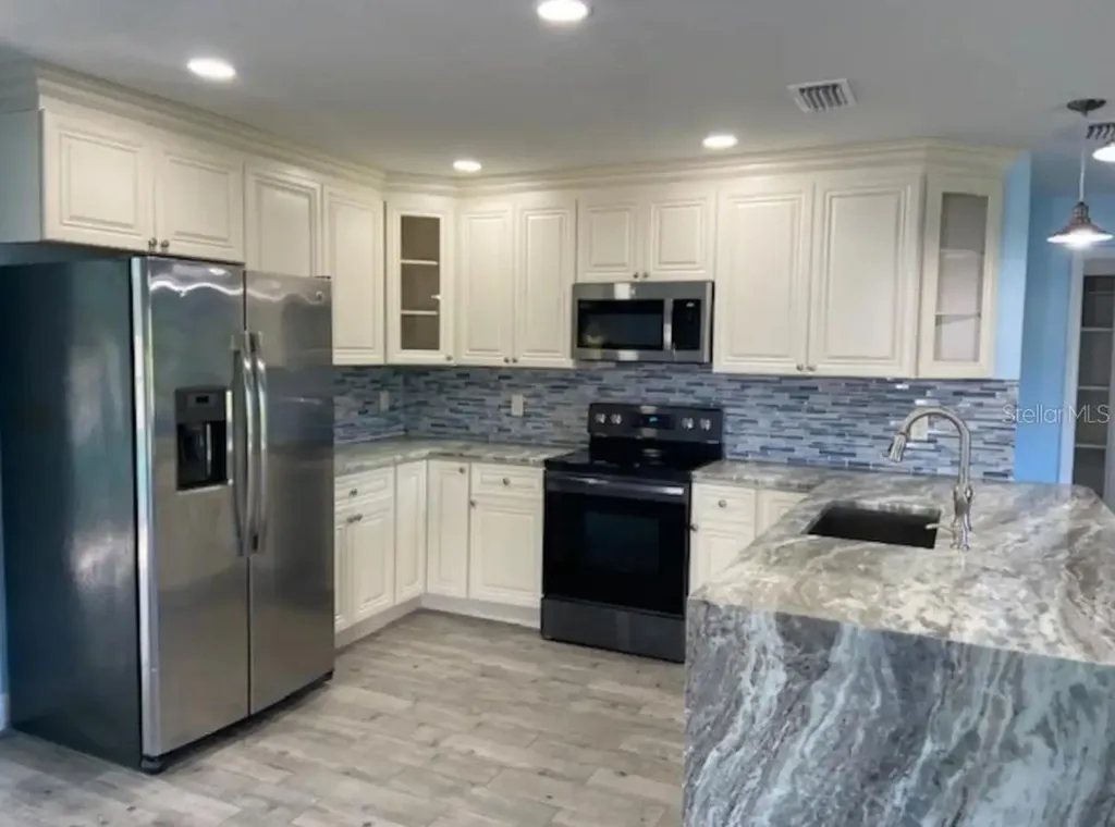 120 Causeway Boulevard Belleair Beach FL 33786