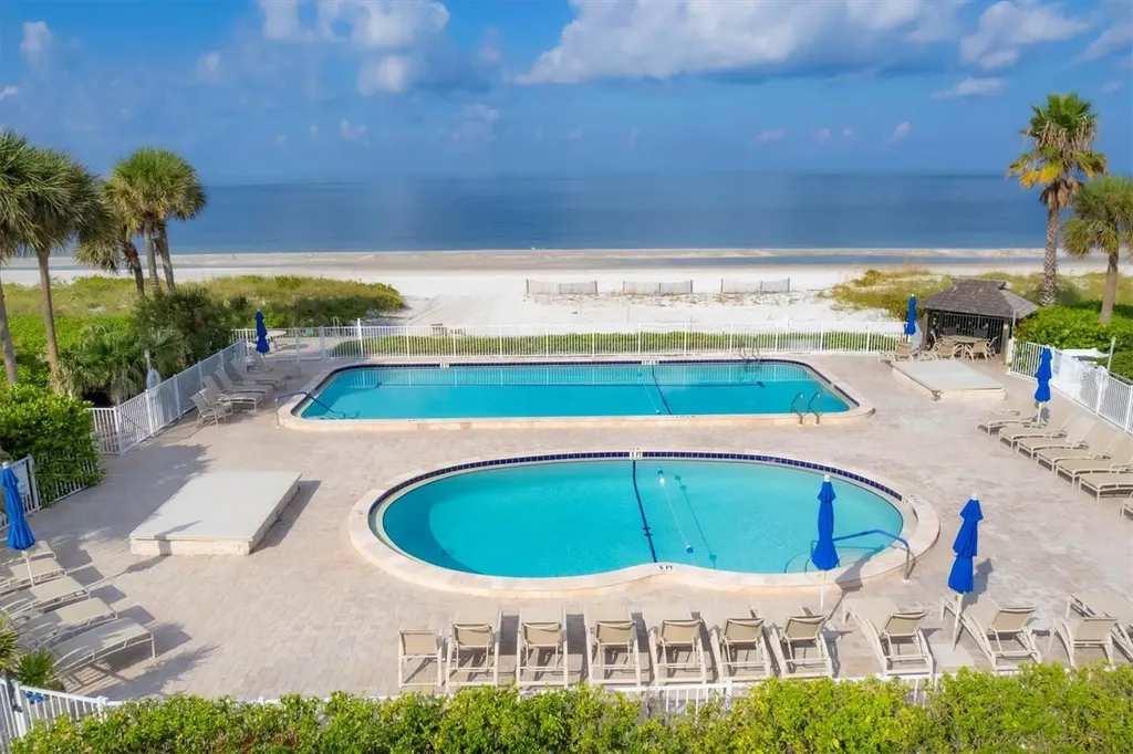 4825 Gulf Of Mexico Drive Longboat Key FL 34228