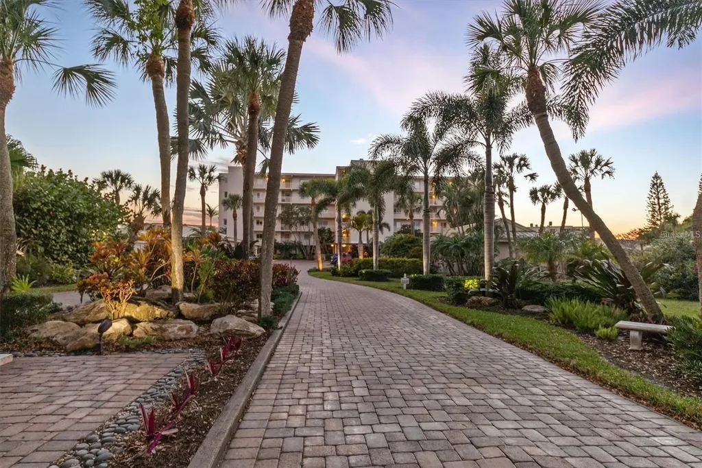 4825 Gulf Of Mexico Drive Longboat Key FL 34228