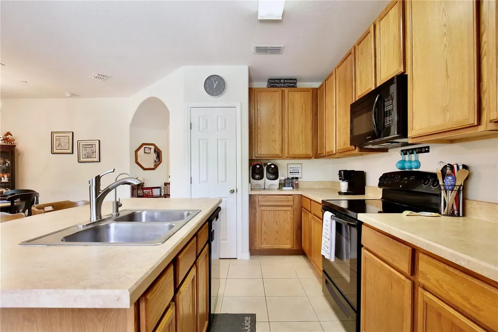9664 Doris Lane Orlando FL 32829