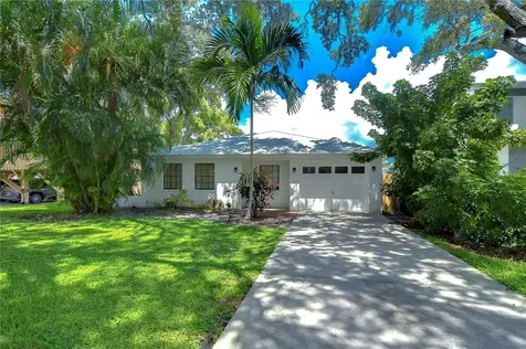 3203 W San Luis Street Tampa FL 33629
