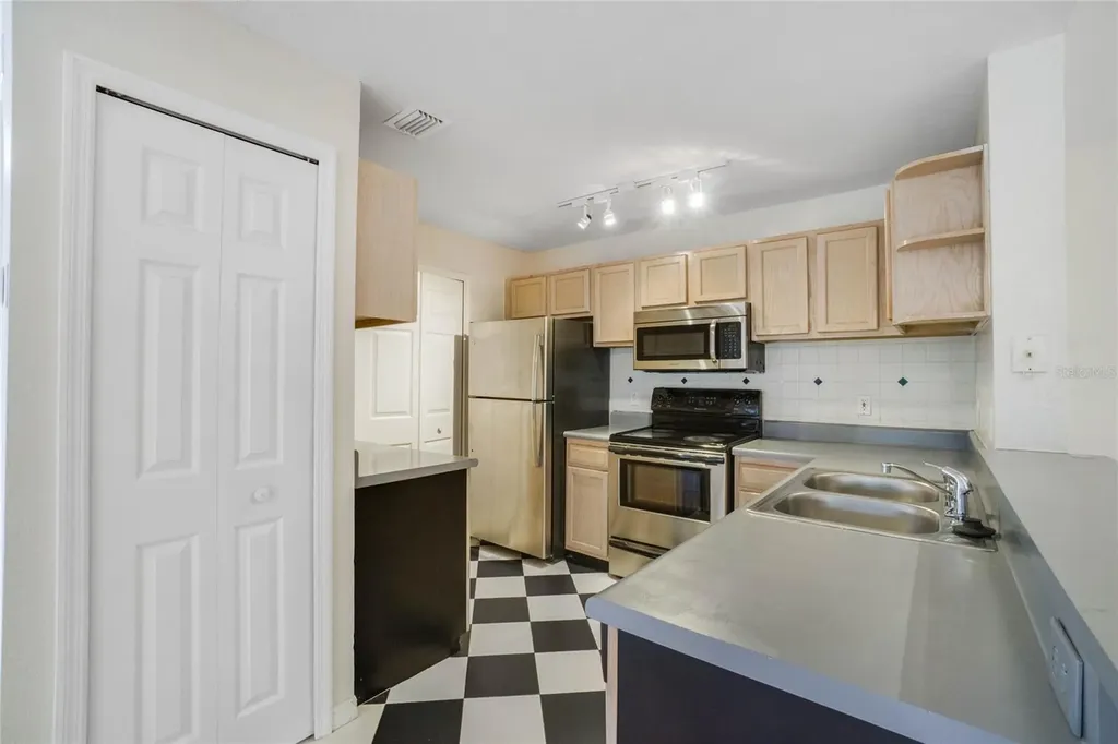 7524 Seurat Street Orlando FL 32819