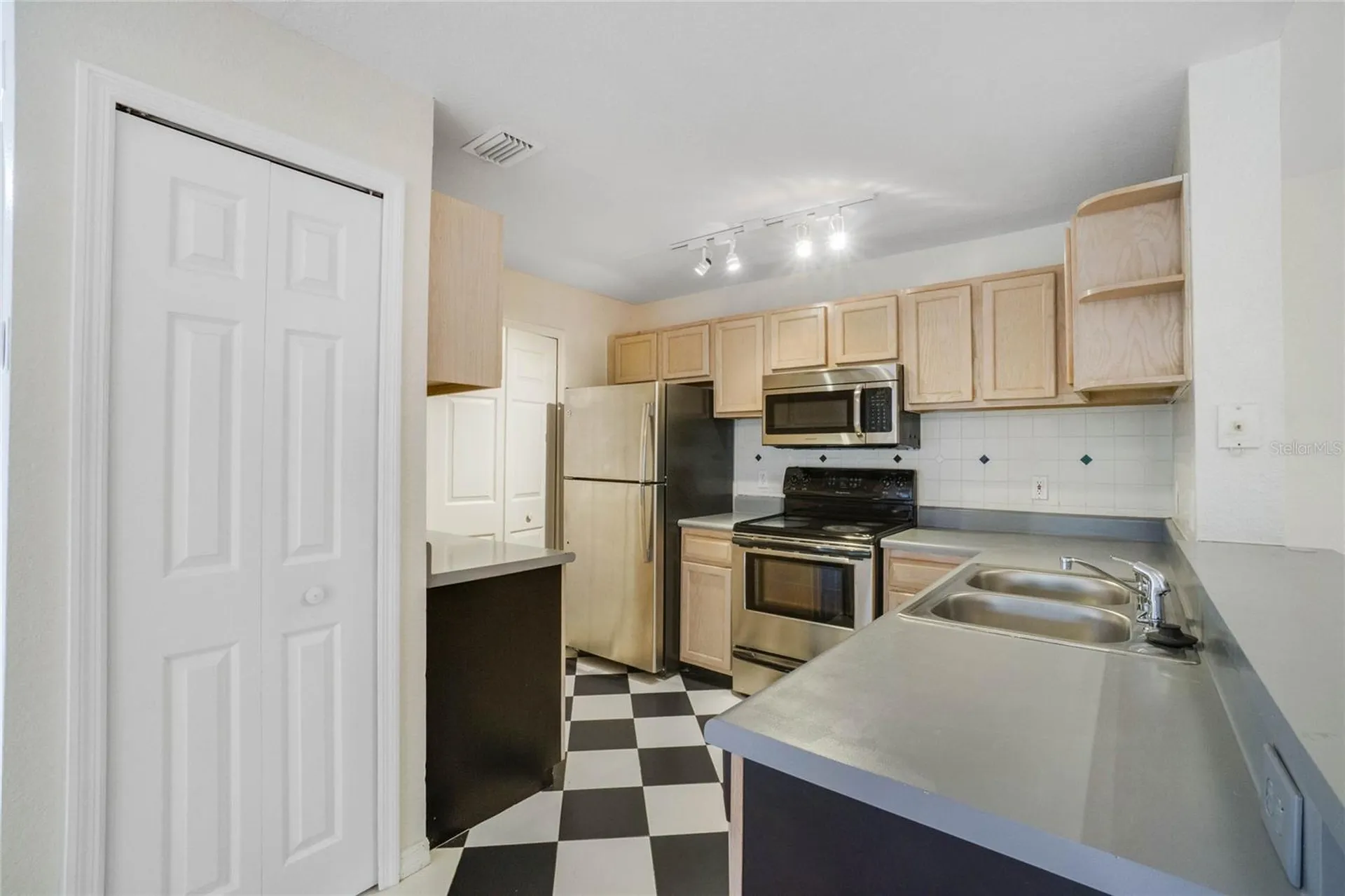 7524 Seurat Street Orlando FL 32819