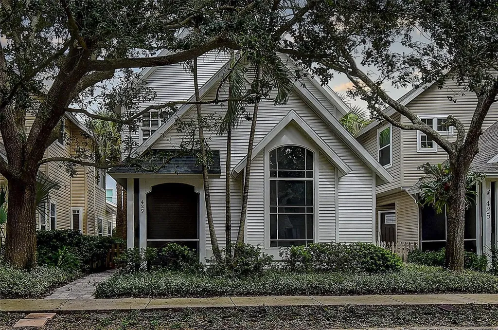 429 14th Avenue N St Petersburg FL 33701