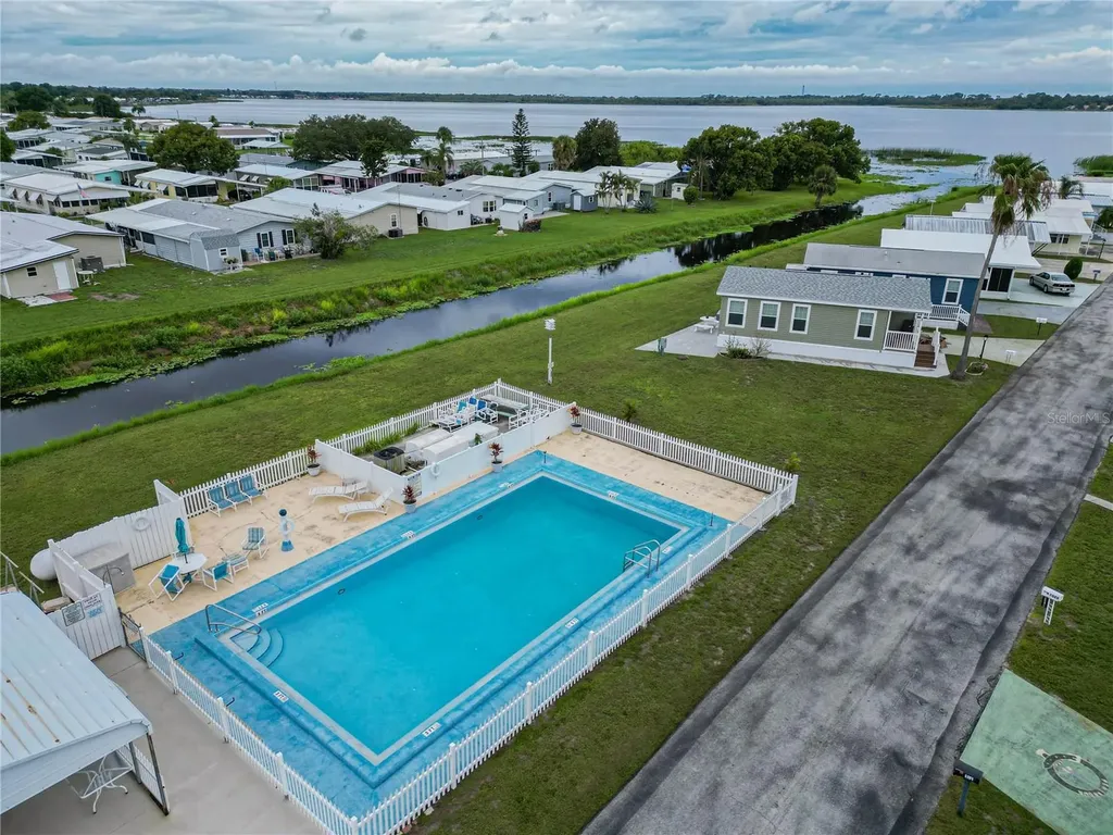 7066 Fairview Village Circle Winter Haven FL 33881