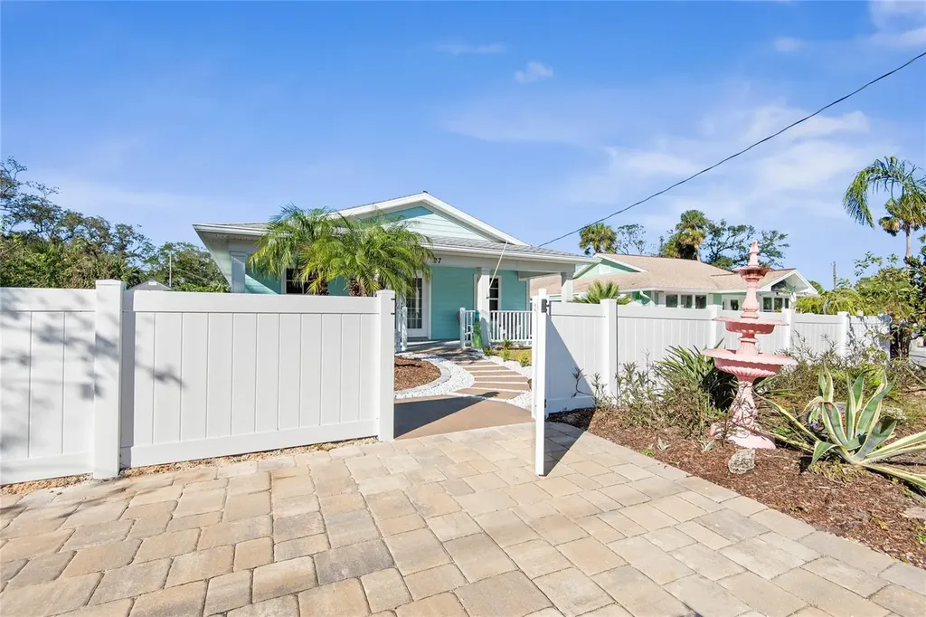 27 Malacompra Road Palm Coast FL 32137