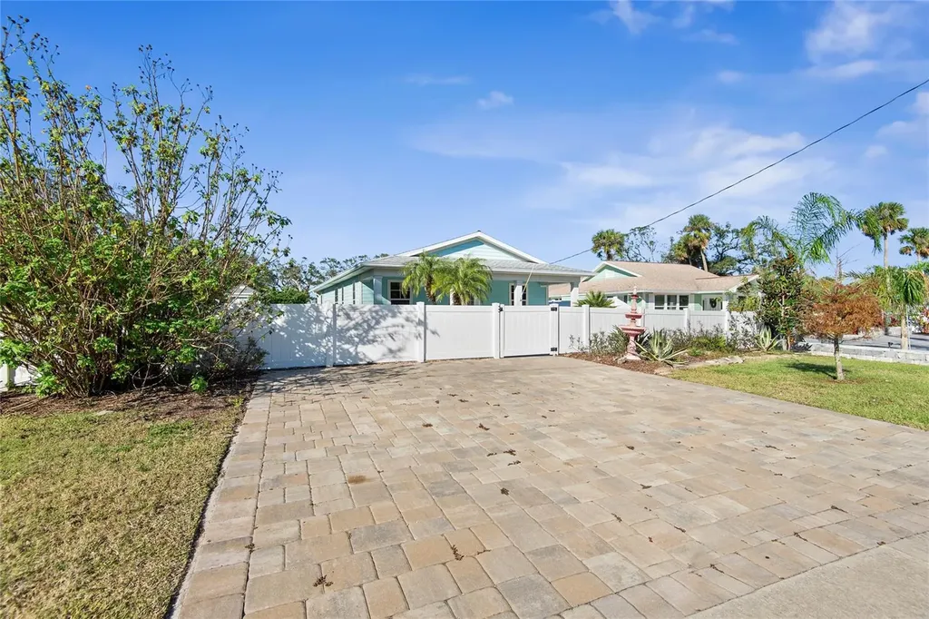 27 Malacompra Road Palm Coast FL 32137