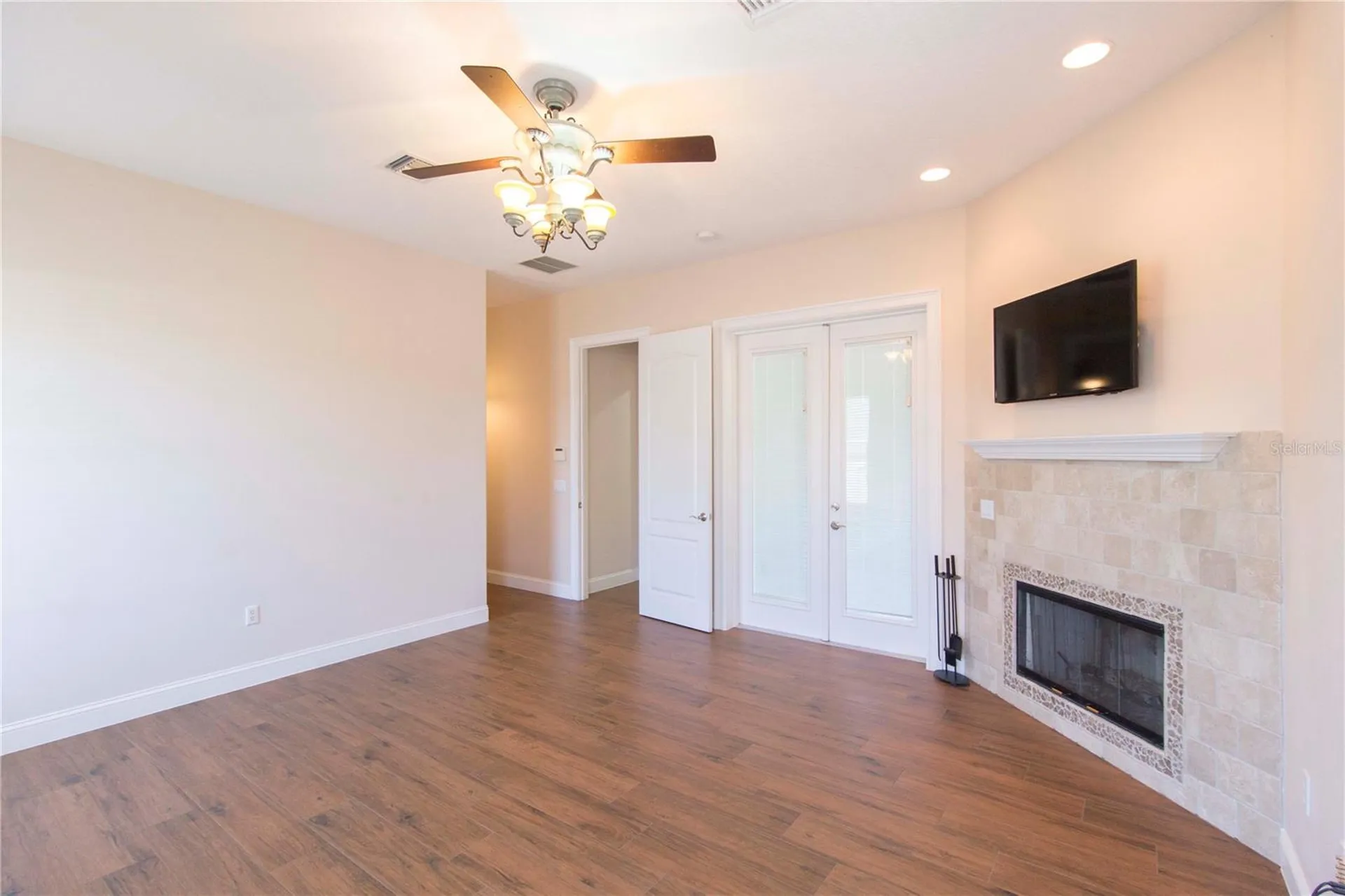 1380 E Lake Shore Boulevard Kissimmee FL 34744