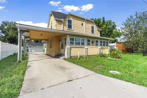 107 E Magnolia Street Kissimmee FL 34744