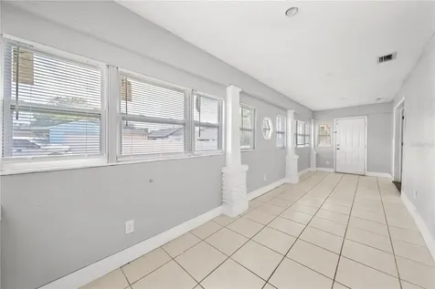 107 E Magnolia Street Kissimmee FL 34744