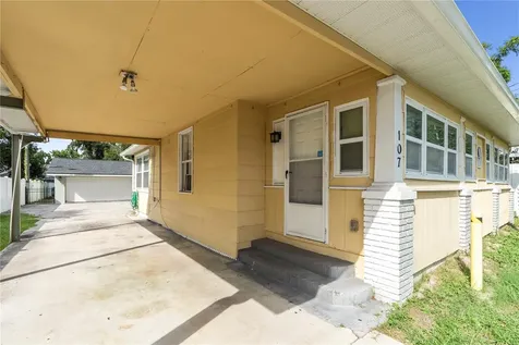 107 E Magnolia Street Kissimmee FL 34744