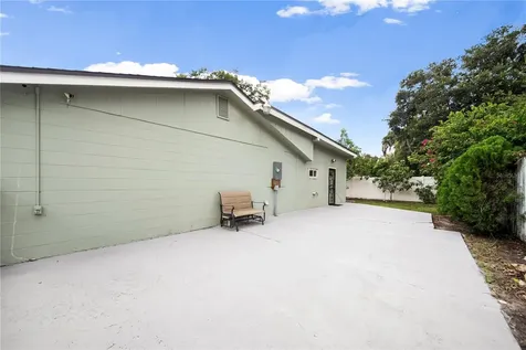 107 E Magnolia Street Kissimmee FL 34744