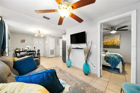 107 E Magnolia Street Kissimmee FL 34744