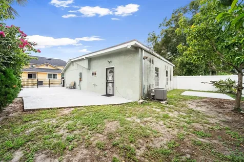 107 E Magnolia Street Kissimmee FL 34744