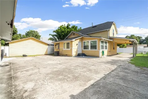 107 E Magnolia Street Kissimmee FL 34744