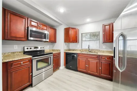 107 E Magnolia Street Kissimmee FL 34744