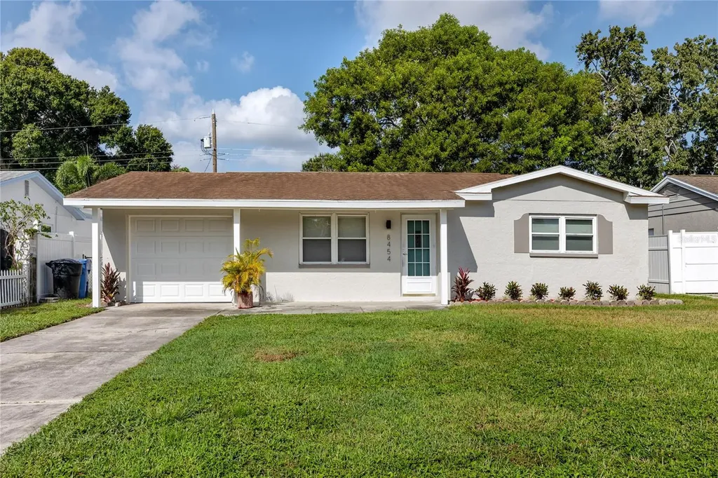 8454 7th Street N St Petersburg FL 33702