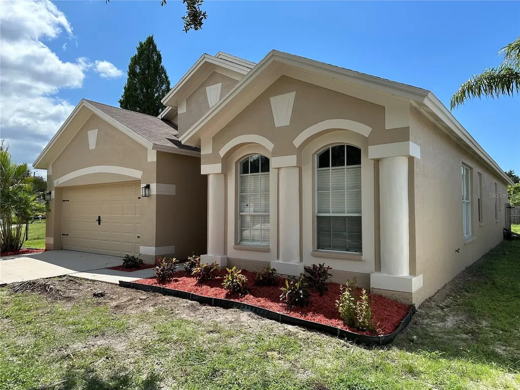 1127 Barclay Wood Drive Ruskin FL 33570