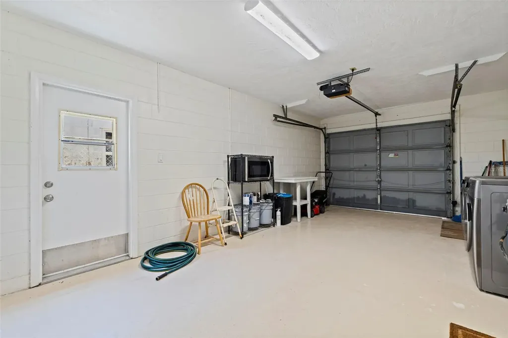 231 93rd Avenue N St Petersburg FL 33702