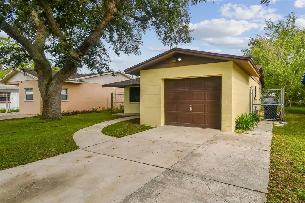 231 93rd Avenue N St Petersburg FL 33702