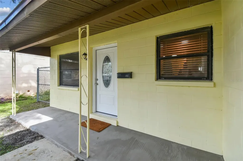 231 93rd Avenue N St Petersburg FL 33702