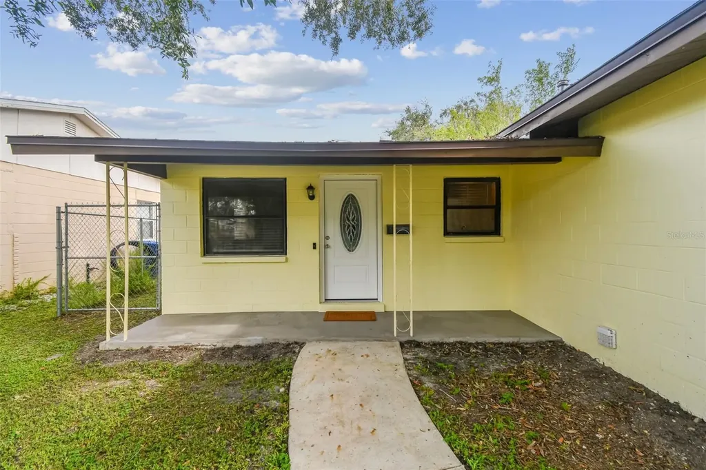 231 93rd Avenue N St Petersburg FL 33702