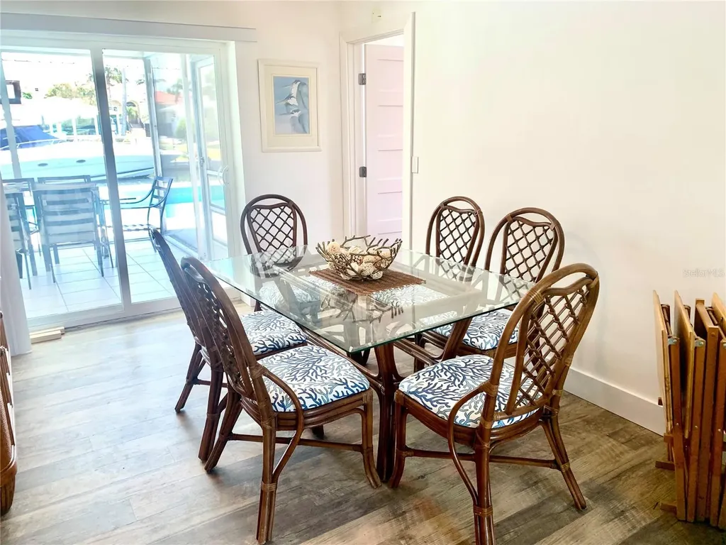 1714 Meadowood Street Sarasota FL 34231