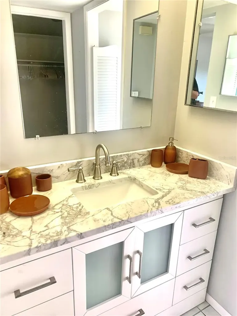 1714 Meadowood Street Sarasota FL 34231